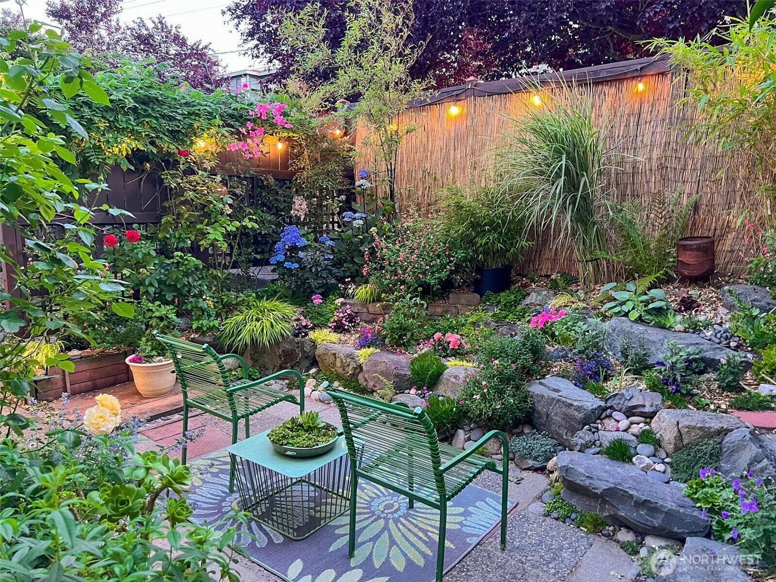 Property Photo:  9426  Linden Avenue N  WA 98103 