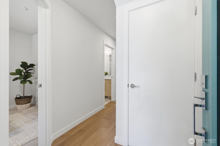 Property Photo:  105 B  39th Avenue NW  WA 98107 