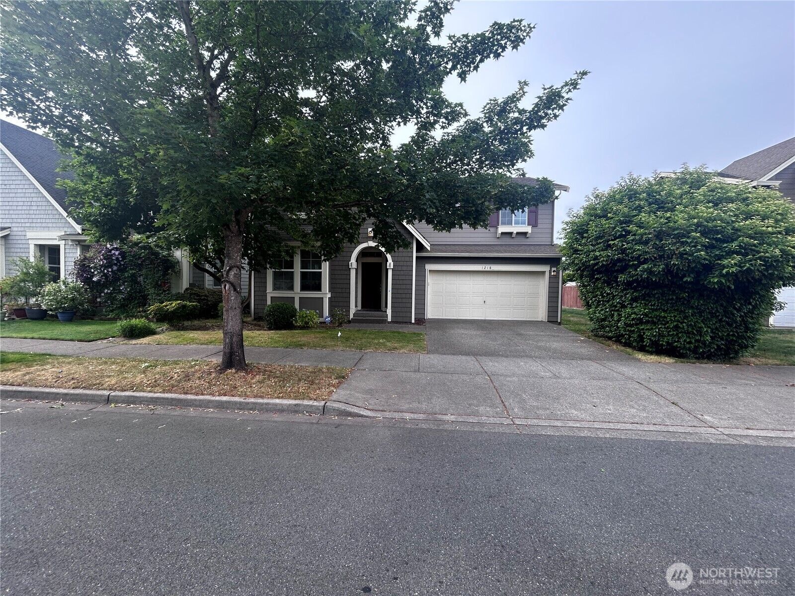 Property Photo:  1218  32nd Street NE  WA 98002 
