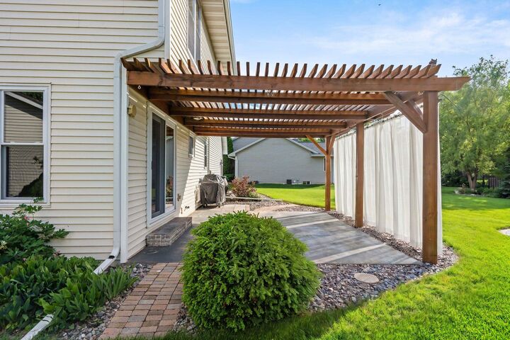 Property Photo:  4501 N Stonebridge Court  WI 54913 