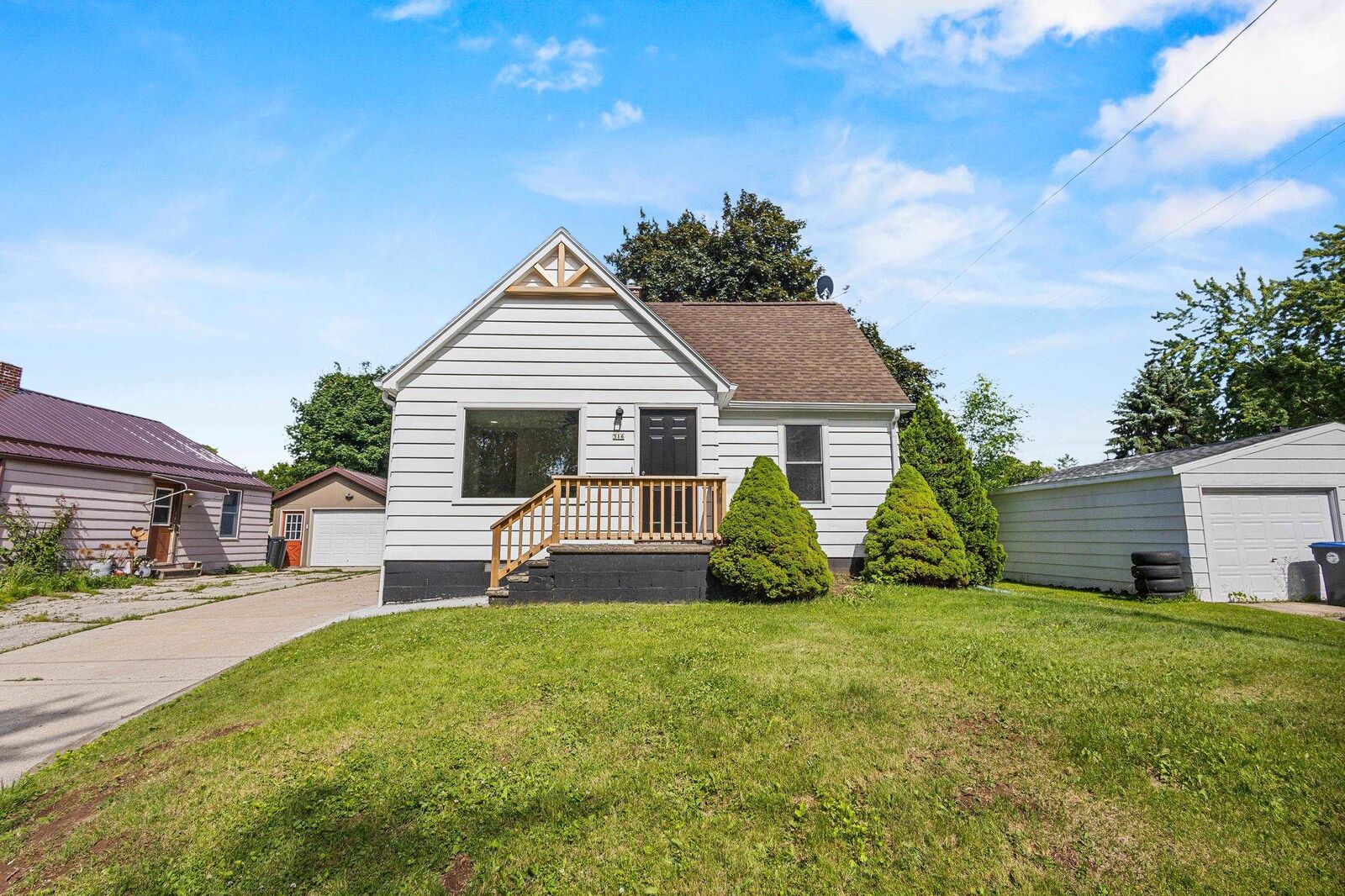 Property Photo:  316 Lee Street  WI 54208 