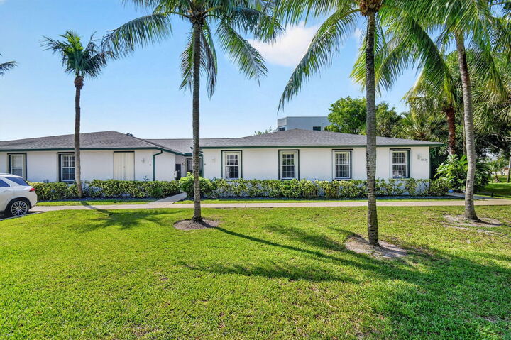Property Photo:  3162 Via Poinciana 6  FL 33467 