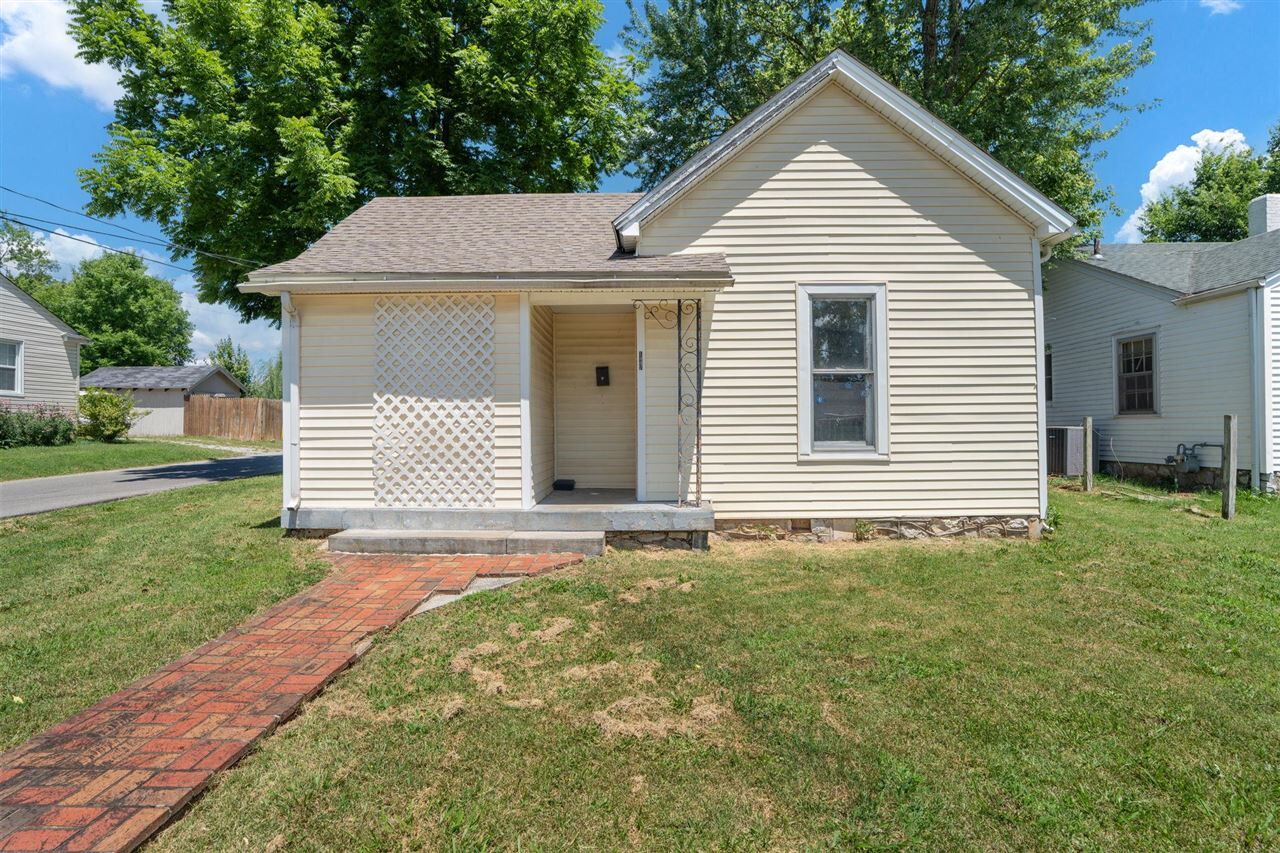 Property Photo:  1447 Nutwood Street  KY 42101 