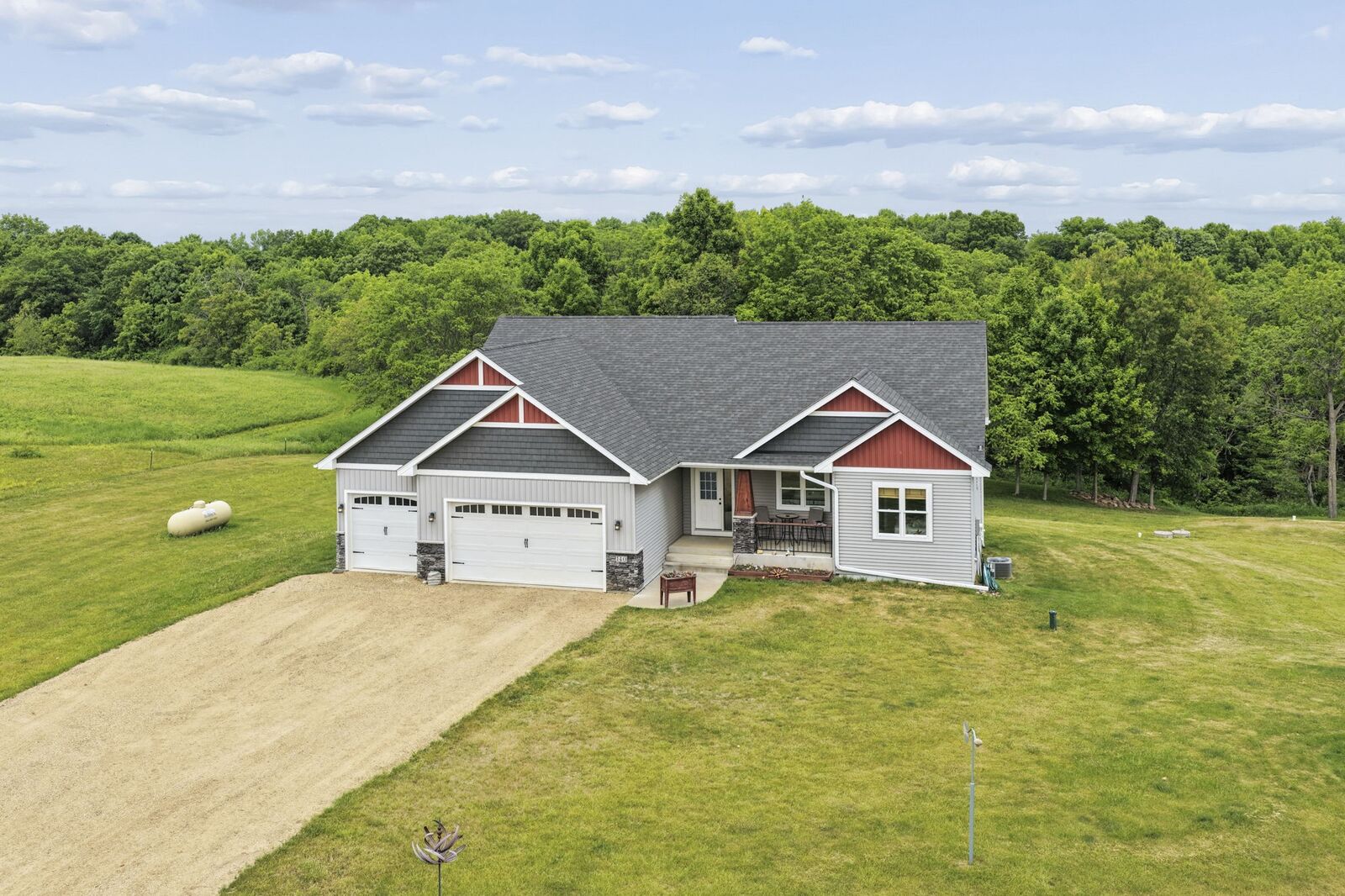 Property Photo:  140 Hillcrest Court  WI 54013 