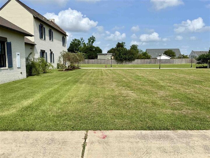 Property Photo:  2435 Burton Drive  LA 70601 