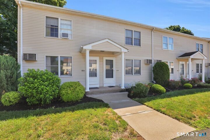 Property Photo:  400 North Main Street 31  CT 06040 