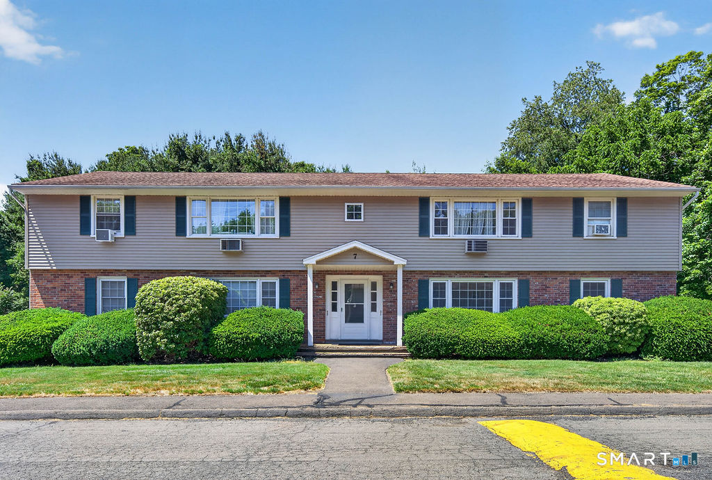 Property Photo:  1789 Foxon Road 7D  CT 06471 