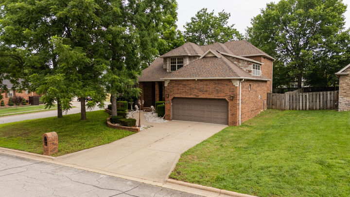 Property Photo:  2229 E Kentwood Street  MO 65738 