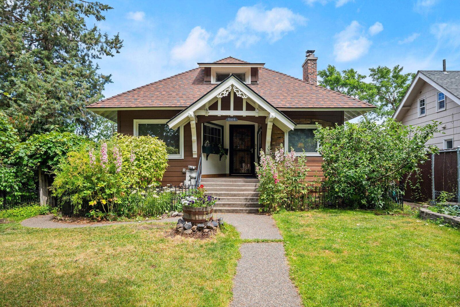 Property Photo:  2318 W Liberty Ave  WA 99205 