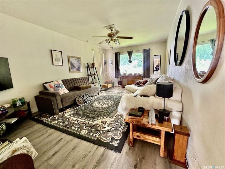 Property Photo:  2200 Francis Street  SK S4N 2P5 