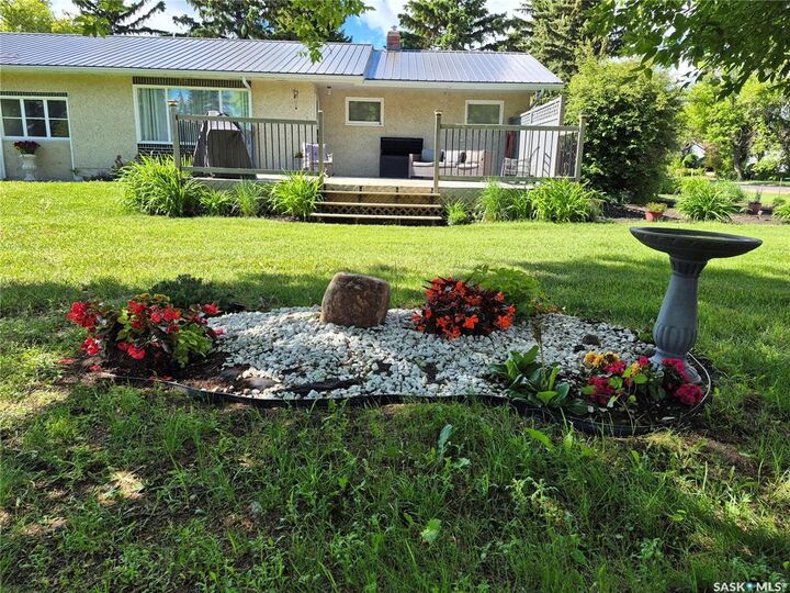 Property Photo:  300 Dion Avenue  SK S0M 0M0 