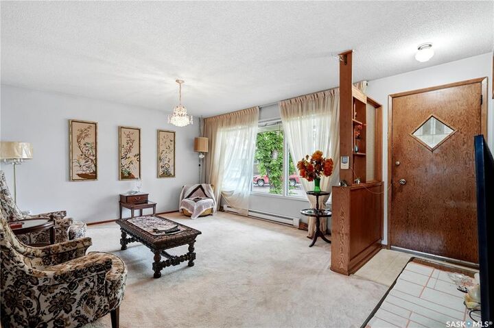 Property Photo:  32 Mathieu Crescent  SK S4R 3J2 