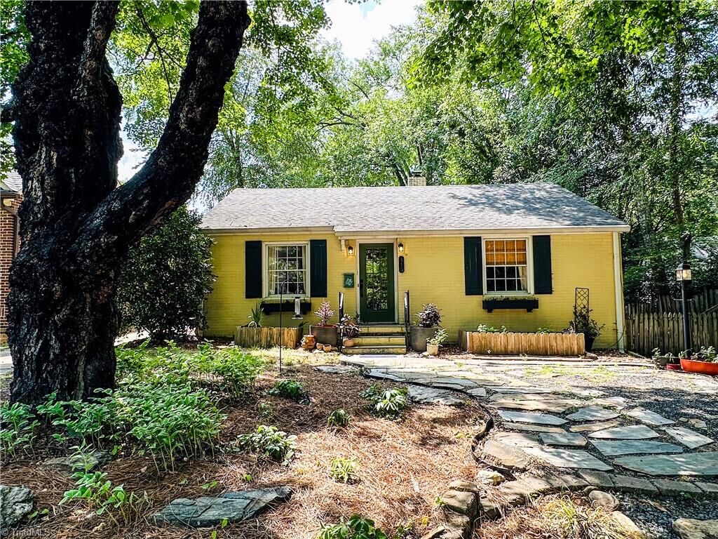 Property Photo:  415 Aberdeen Terrace  NC 27403 