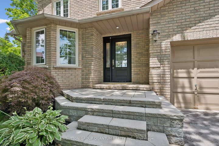 Property Photo: 3092 Shannon Crescent ON L6L 6B4