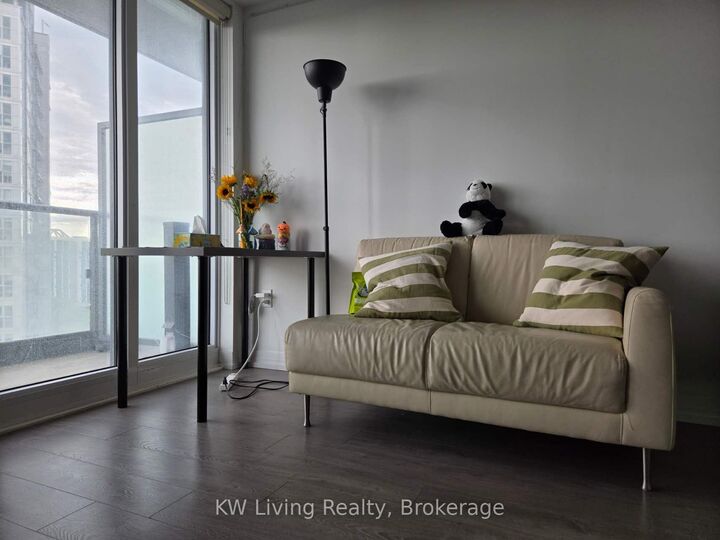 Property Photo:  251 Jarvis Street 1112  ON M5B 0C3 