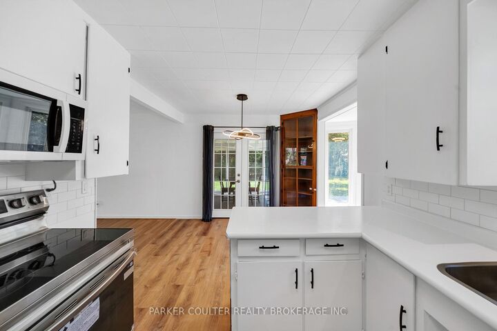 Property Photo: 85 Evans Avenue W ON P1P 1A6