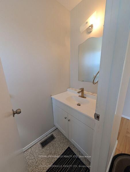 Property Photo: 27 Addington Street 7 ON K7N 1C6