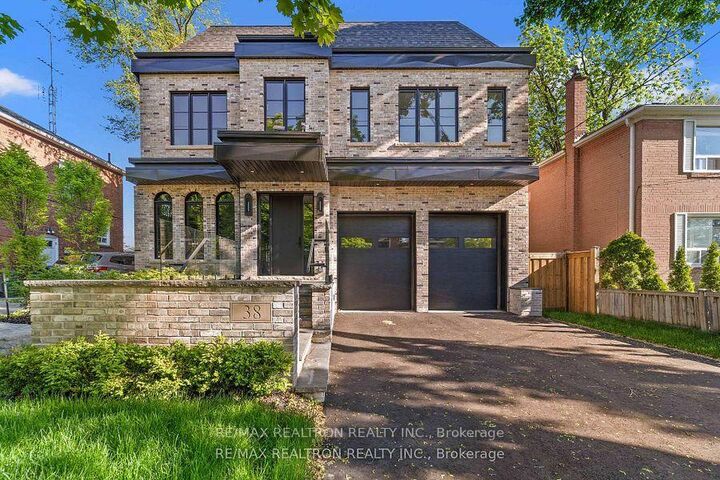 Property Photo: 38 Ridgevale Drive ON M6A 1K8