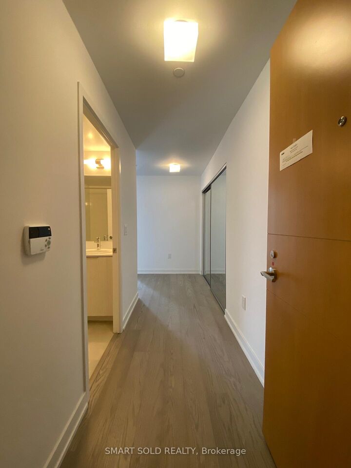 Property Photo:  11 Wellesley Street W 607  ON M4Y 1E7 