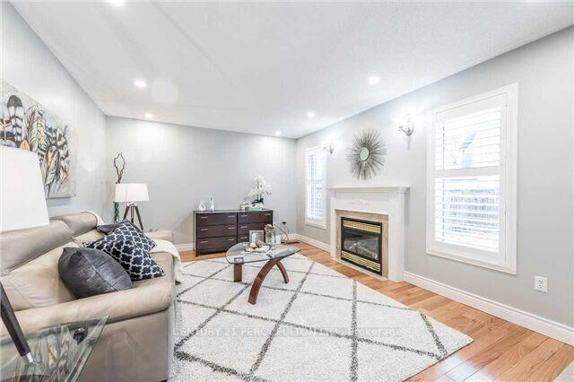 Property Photo:  529 Staines Road Main Fl  ON M1X 2B4 