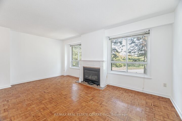 Property Photo: 122 Moregate Crescent ON L6S 3K9