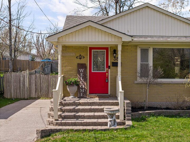 Photo de la propriété:  38 North Street W  ON L3V 3S5 