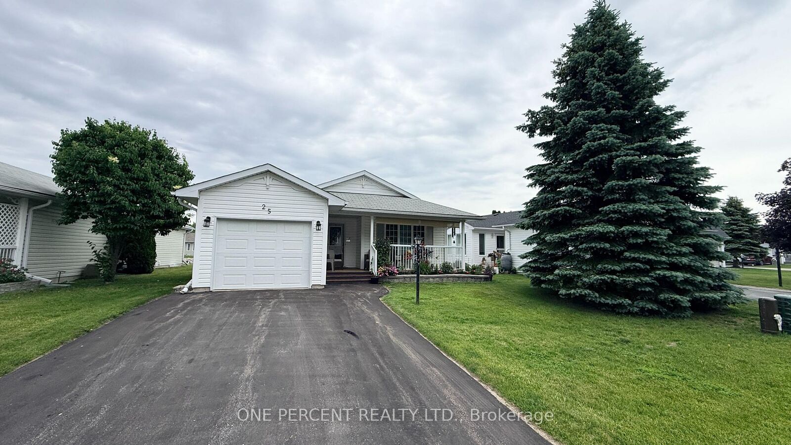 Photo de la propriété:  25 Kentucky Avenue  ON L9Z 3A8 