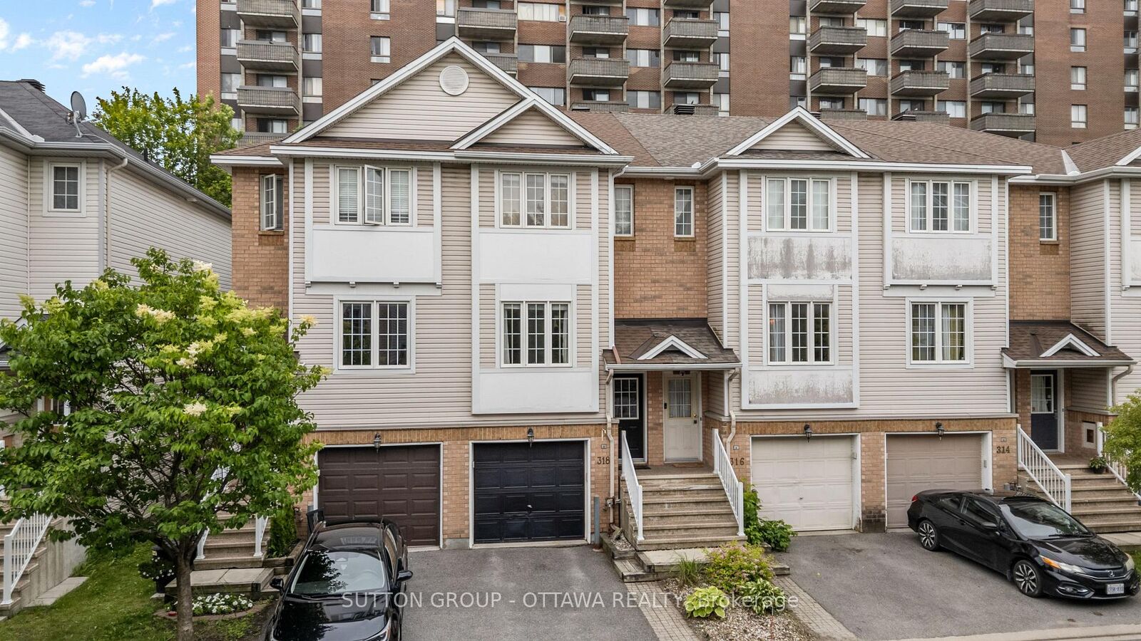 Property Photo:  318 Gotham Private  ON K2C 4G7 