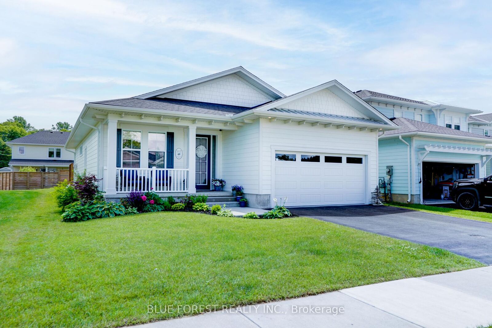 Property Photo:  112 Sandcastle Key N/A  ON N5L 1C5 