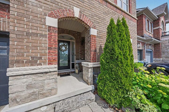 Property Photo: 8 Morra Avenue ON L7E 4K5
