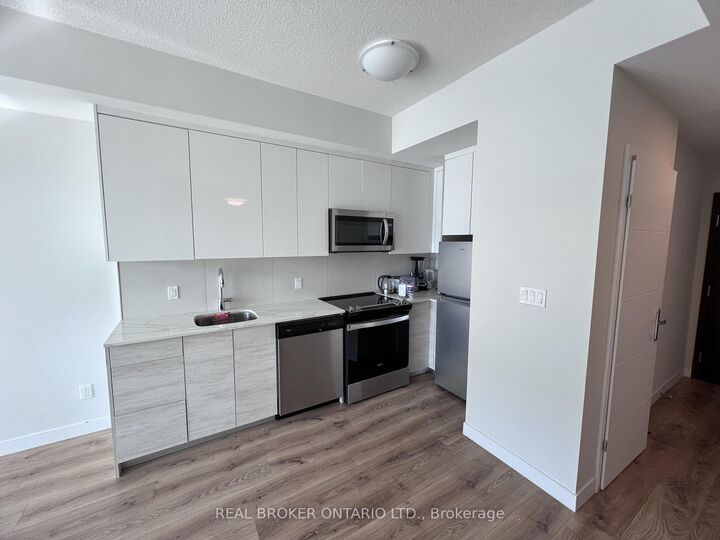 Property Photo:  60 Frederick Street 611  ON N2H 0C7 
