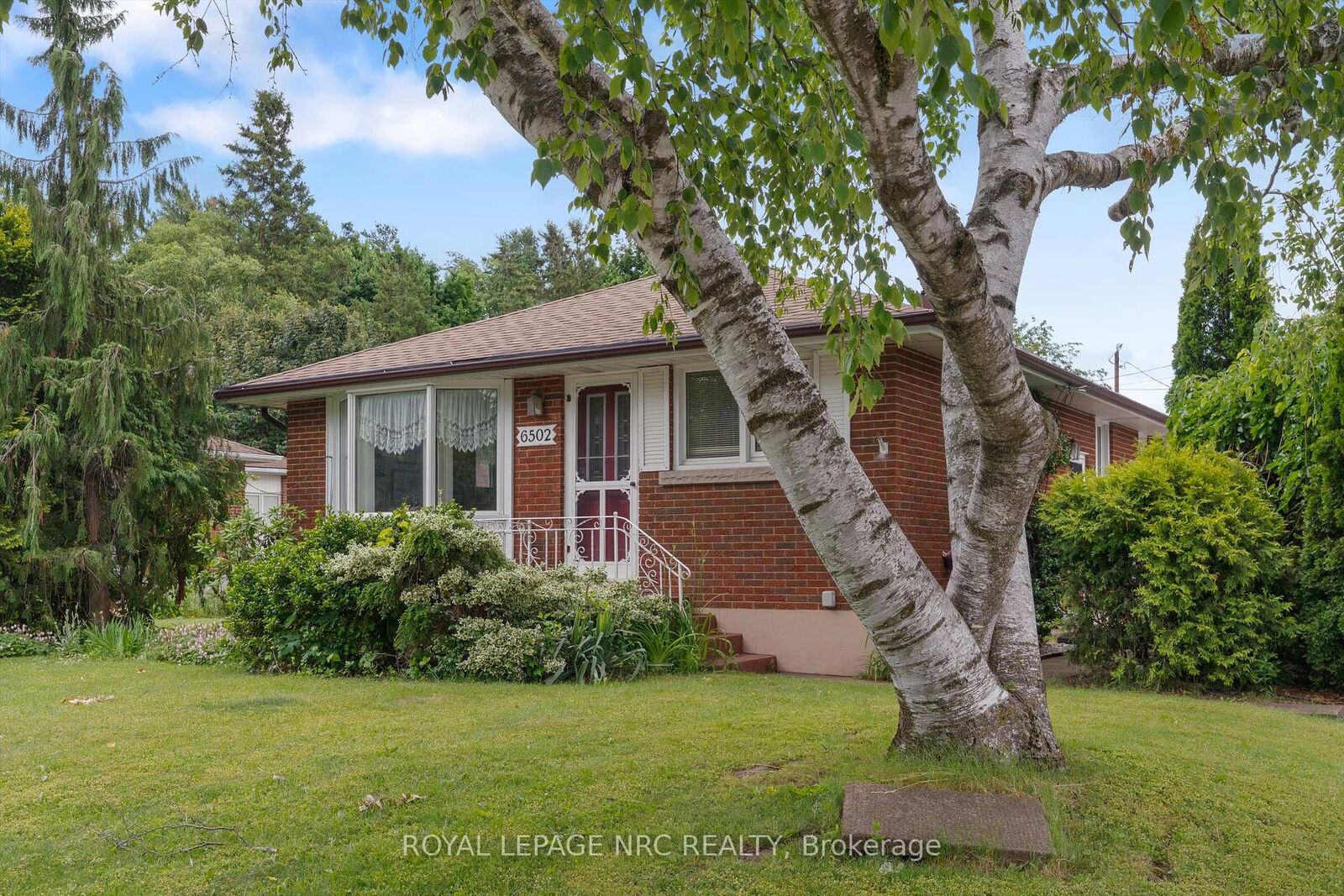 Property Photo: 6502 Brock Street ON L2J 1W3