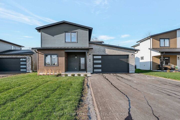 44 Fraser Drive — photo 1