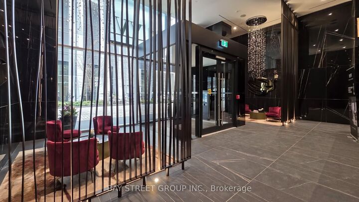 Property Photo:  11 Yorkville Avenue 2312  ON M4W 1L2 