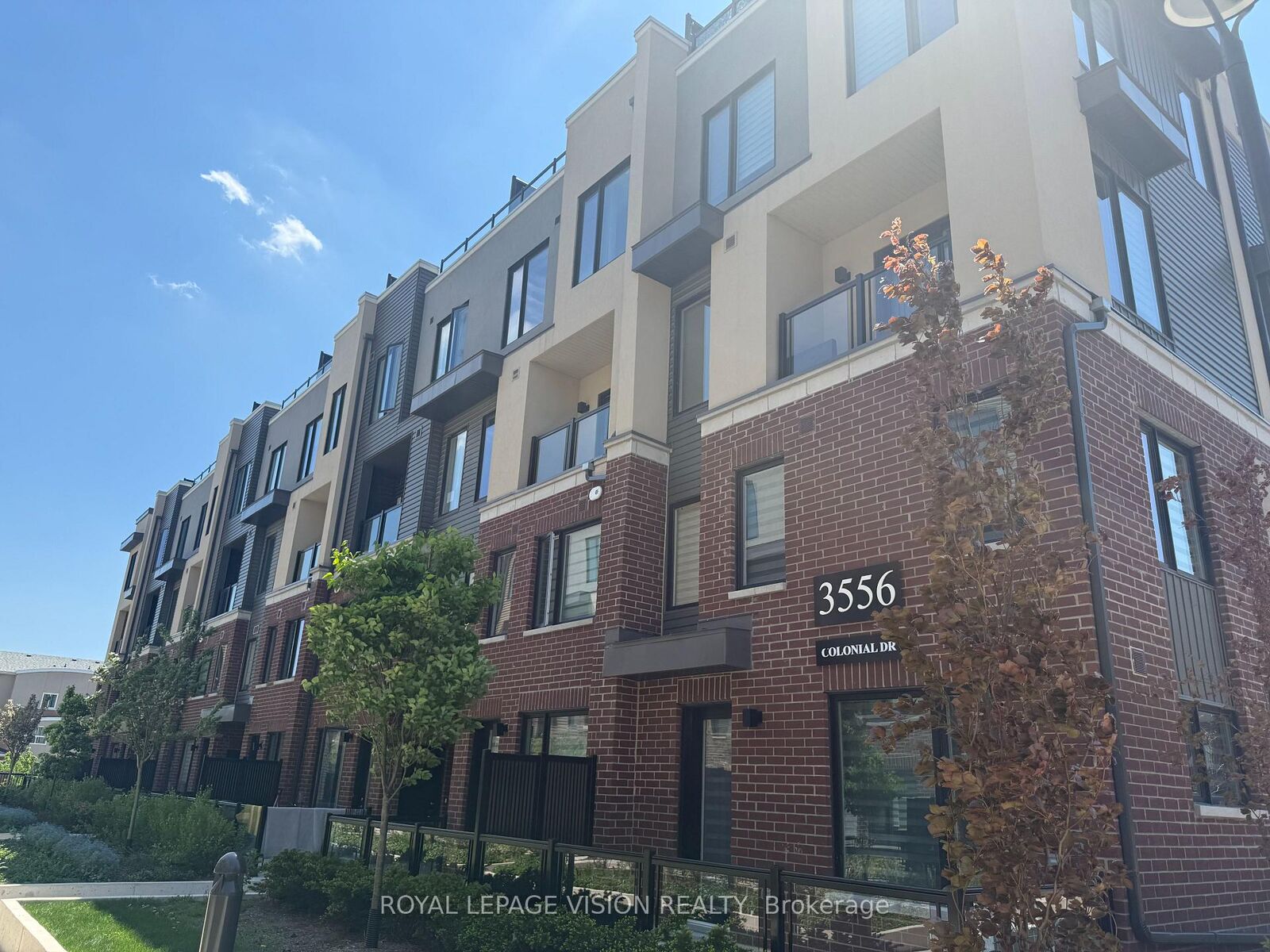 Property Photo:  3556 Colonial Drive W 5  ON L5L 0B9 