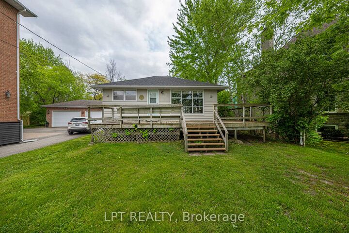 Property Photo: 17 Lake Drive E ON L4P 3E9