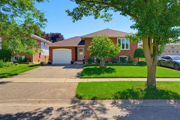 47 Trillium Way — photo 1