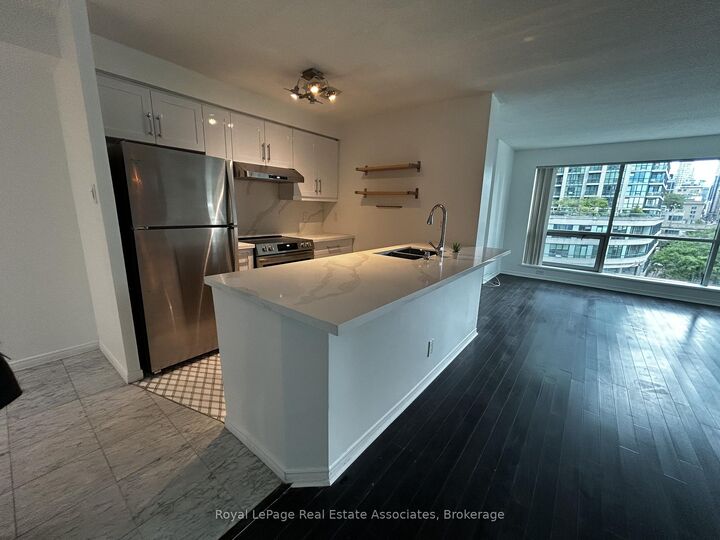 Property Photo:  10 Yonge Street 507  ON M5E 1R4 