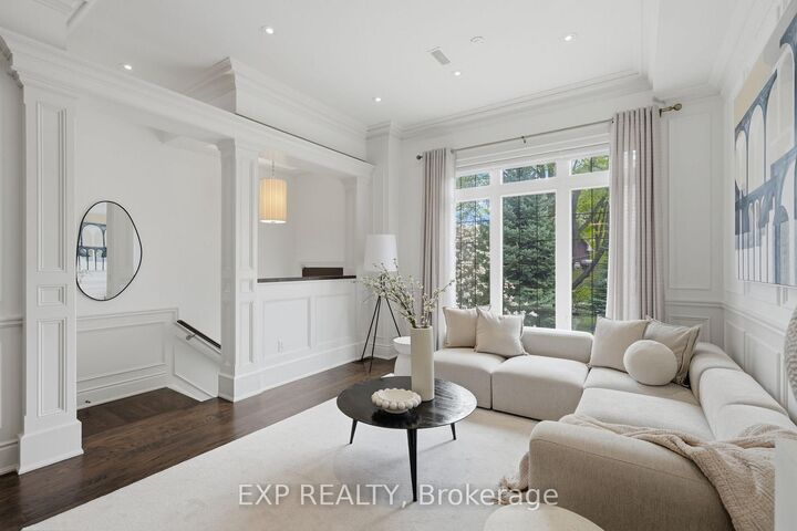 Property Photo: 177A Lyndhurst Avenue ON M5R 3A1