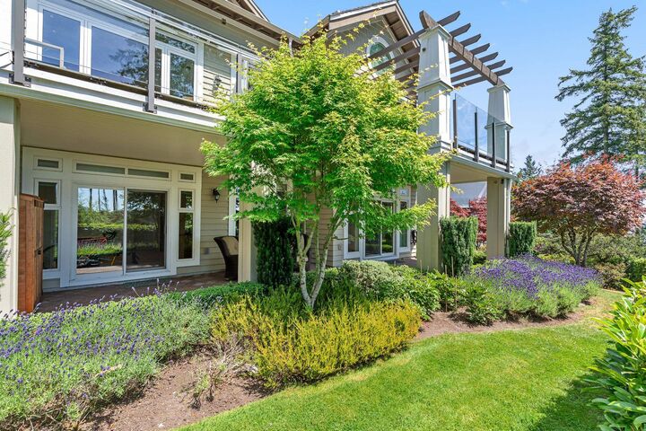 Property Photo: 5402 West Vista Court 2 BC V7W 3H3