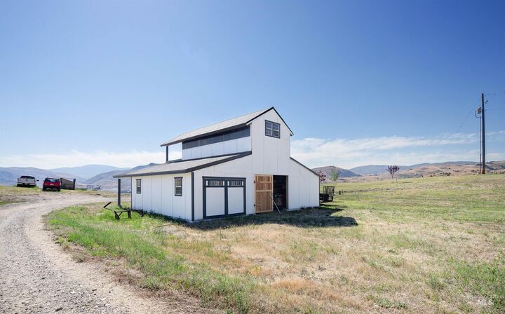 Property Photo: 34 Deirdre Dr ID 83629