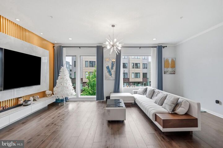 Property Photo:  3115 Parkview Walk  PA 19125 