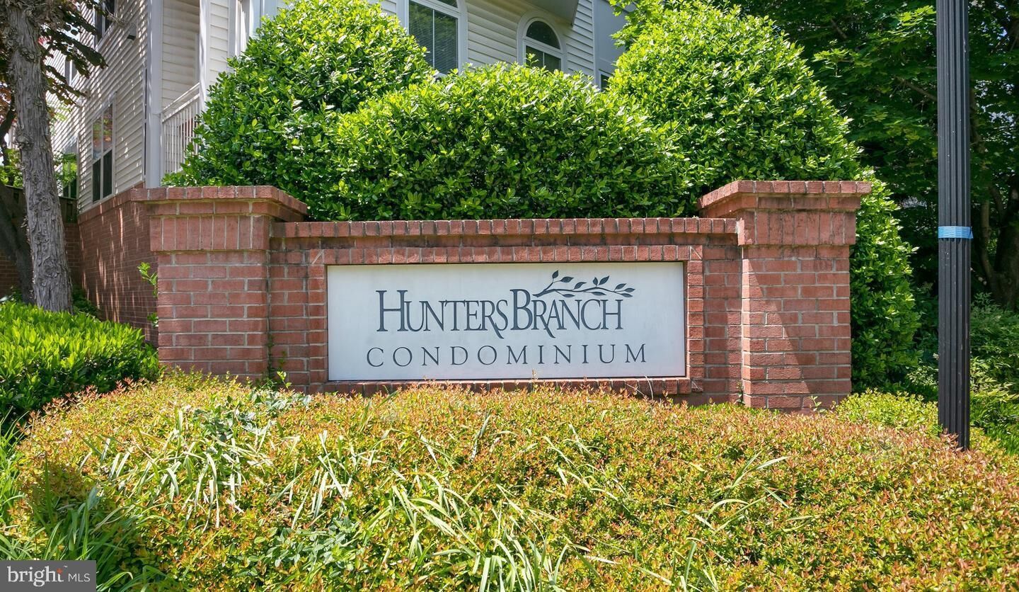 Property Photo:  2931 Deer Hollow Way 208  VA 22031 