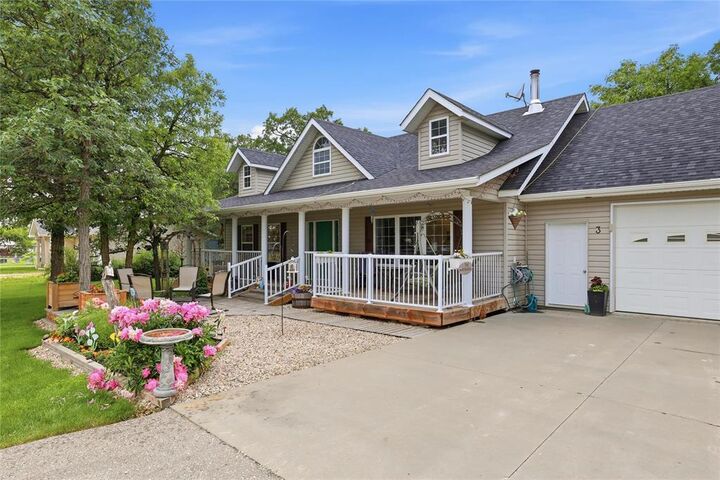 Property Photo:  3 Clement Street  MB R0A 1T0 