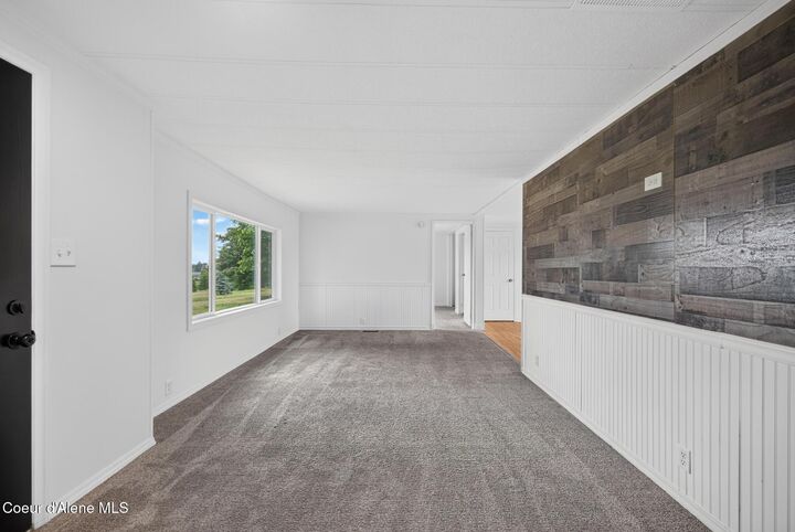 Property Photo:  10215 E Day Mt Spokane Rd  WA 99021 