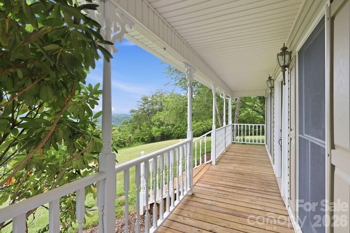 Property Photo:  1091 Windswept Ridge Road  NC 28753 