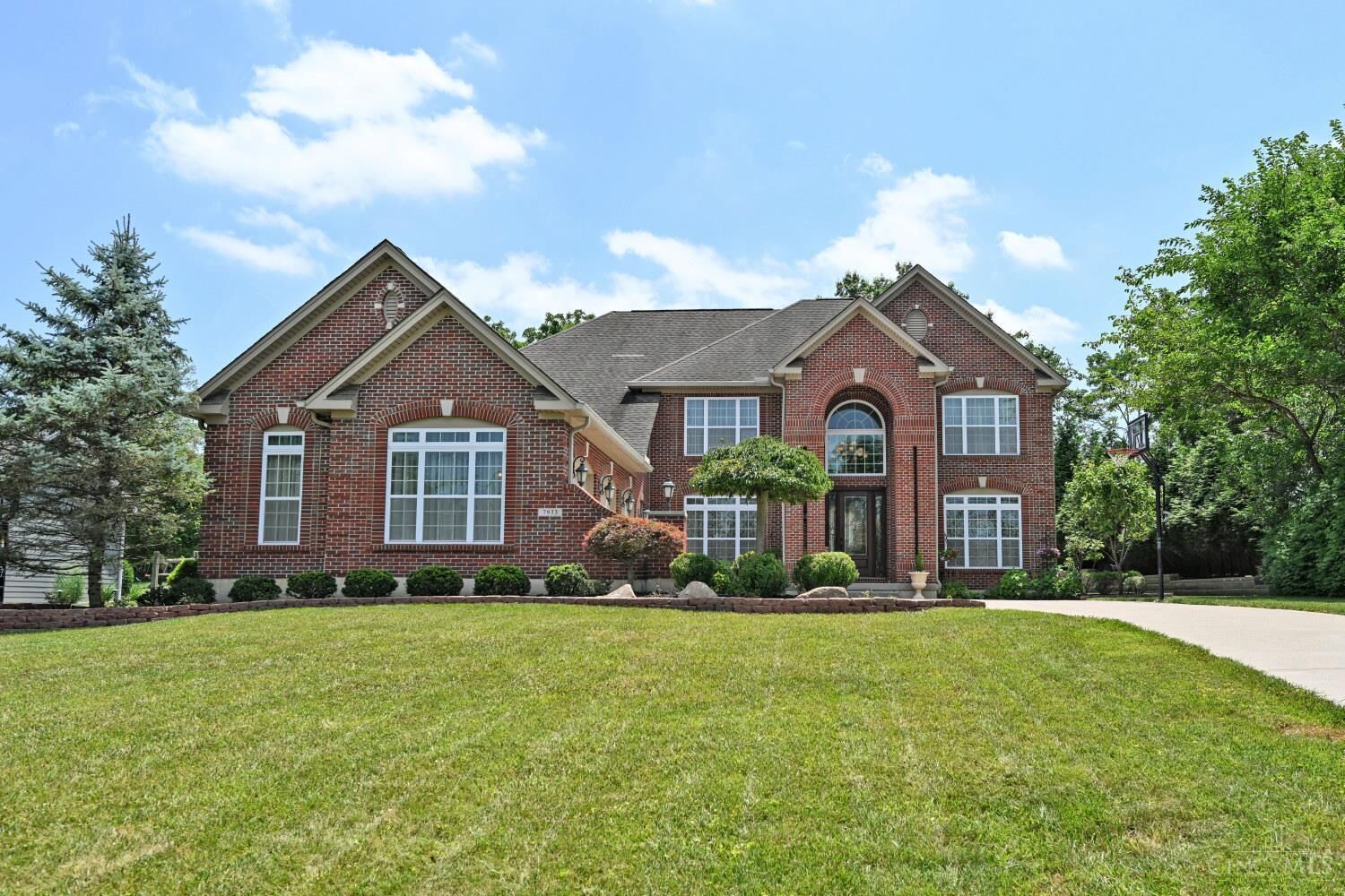 Property Photo: 7933 Elbrecht Drive OH 45242