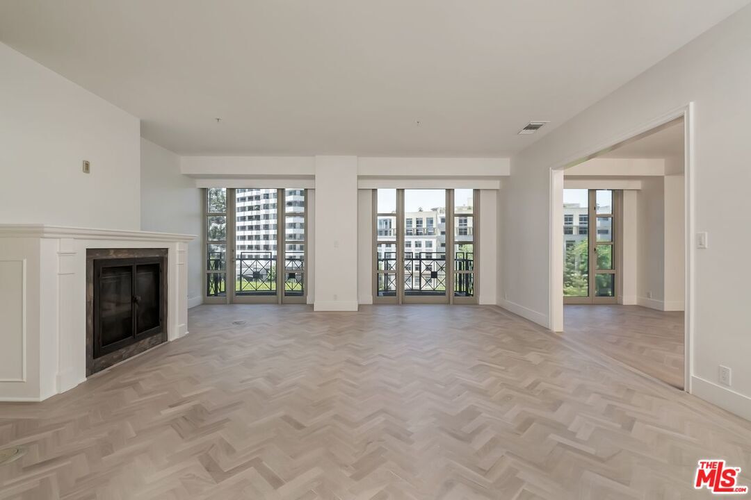 Property Photo:  10580 Wilshire Blvd  CA 90024 