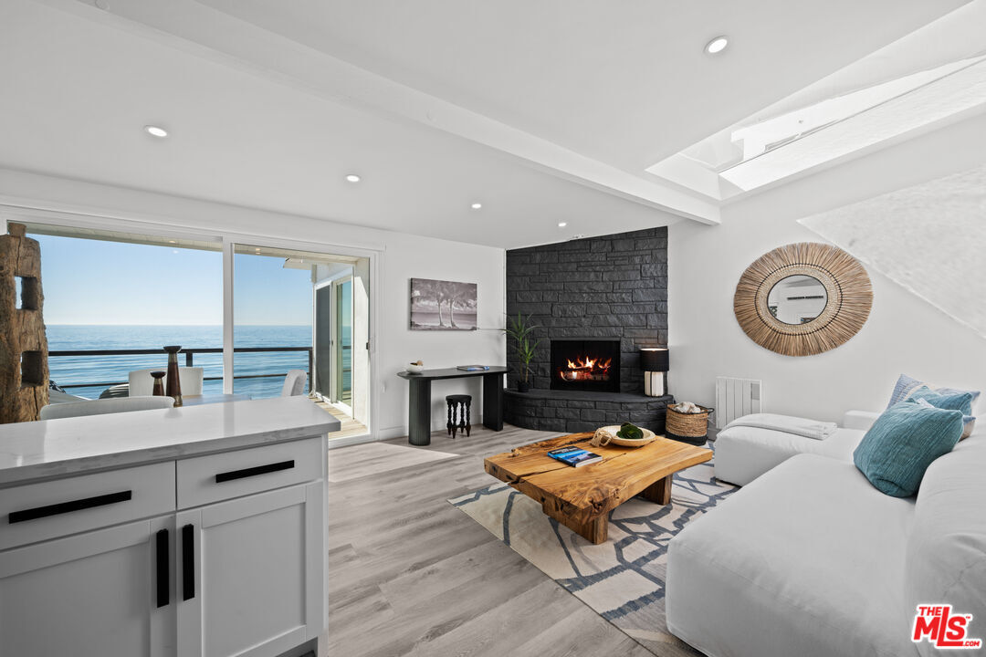 Property Photo: 25154 Malibu Rd CA 90265