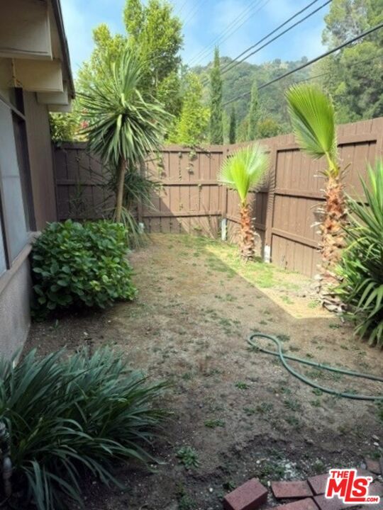 Property Photo:  2528 Hutton Dr  CA 90210 